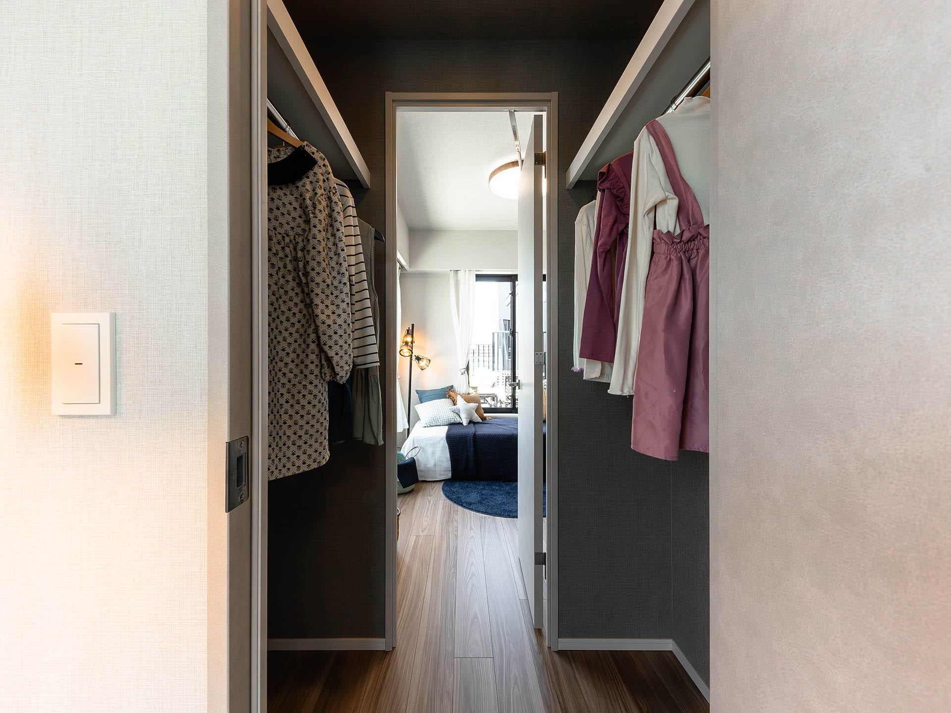 FAMILY CLOSET