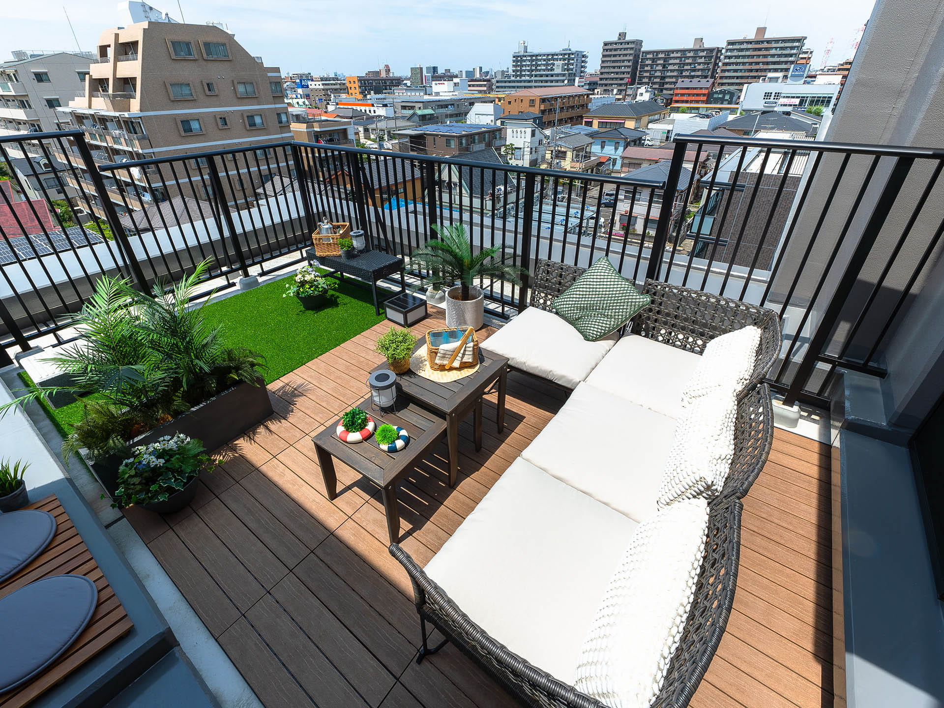 ROOF BALCONY